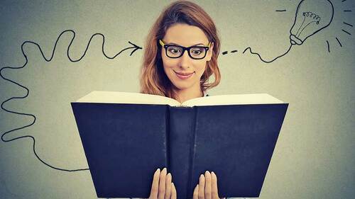 frau-liest-erleuchtung-96230207-FO-pathdoc