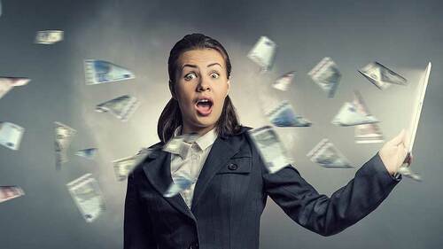 geld-fliegt-aus-laptop-112463237-FO-Sergey-Nivens