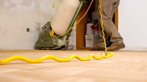 parkett-schleifen-baustelle-82763459-FO-VRD