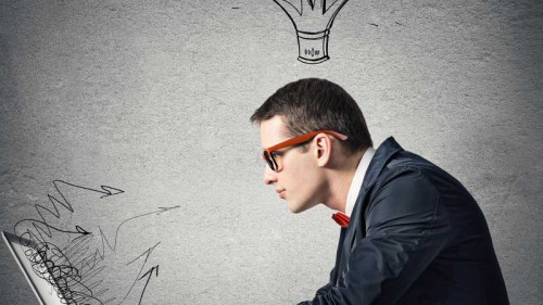 mann-am-laptop-krone-92266601-FO-adam121