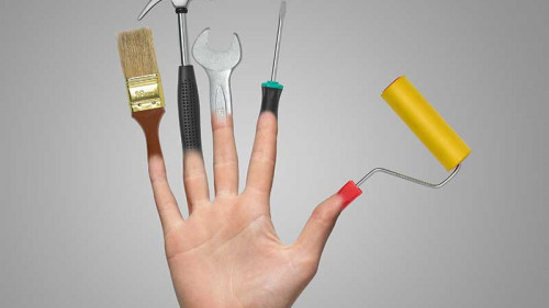 hand-mit-werkzeug-105225338-FO-gearstd