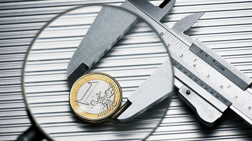 Lupe-Euro-Messschieber-193112636-FO-pedrosala