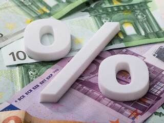 geldscheine-prozentzeichen-195568830-FO-Andrey-Popov