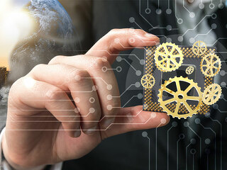 Anzugtraeger-Hand-Zahnraeder-Leiterbahnen-132758377-FO-zapp2photo