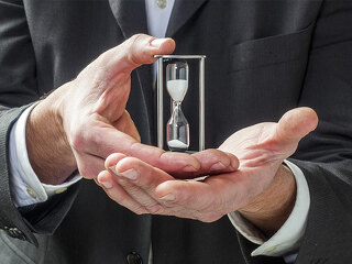 Anzugtraeger-Sanduhr-62132420-FO-STUDIO-GRAND-OUEST