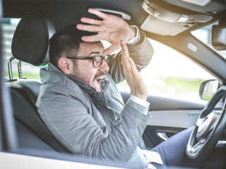 Mann-Auto-Unfall-197616685-FO-Mladen