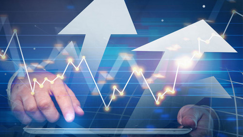 Haende-Tablet-Pfeile-Graph-209440102-FO-peshkova