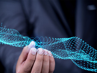 Anzugtraeger-Hand-Datenstrom-206982446-FO-kwanchaift