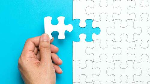 tuerkies-hand-puzzle-teil-109101290-FO-Kenishirotie