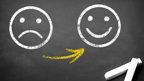 smileys-traurig-pfeil-lachen-kreide-63012730-FO-Coloures-Pic