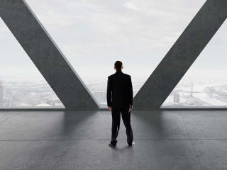 Anzugtraeger-102481782-FO-Sergey-Nivens