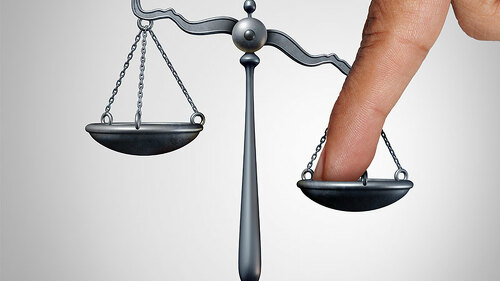 Finger-Waage-193374738-FO-freshidea