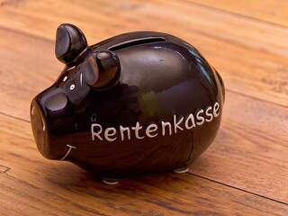 sparschwein-rentenkasse-40676156-FO-rolafoto