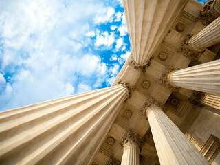 Saeulen-86094488-FO-renaschild