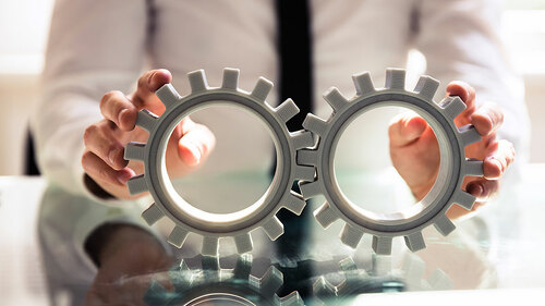 Anzugtraeger-Zahnraeder-210281461-FO-Andrey-Popov