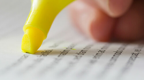 Text-Hand-Textmarker-136461917-FO-Patrick-Daxenbichler