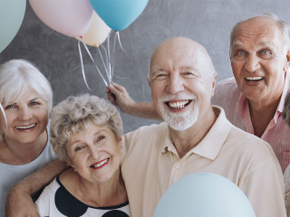 Senioren-Luftballons-209719922-FO-Photographee-eu