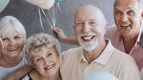 Senioren-Luftballons-209719922-FO-Photographee-eu