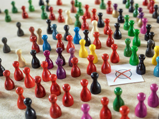 Spielsfiguren-Kreuz-Umfrage-164151615-FO-Ingo-Bartussek