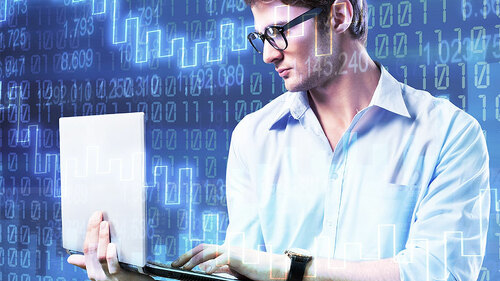 Mann-Laptop-221375557-FO-BillionPhotos-com