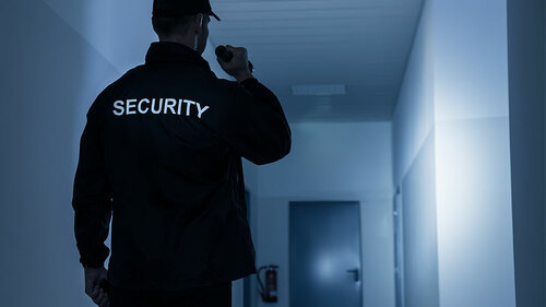 Sicherheitsdienst-101349533-FO-Andrey-Popov