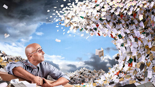 Anzugtraeger-Papier-Welle-109247361-FO-Luis-Louro