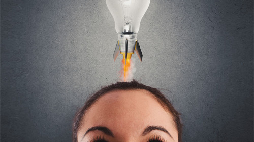 Frau-Gluehbirne-Rakete-208171153-FO-alphaspirit