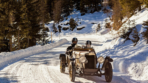 Oldtimer-Winter-187363443-FO-photoflorenzo