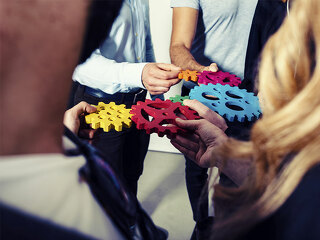 Anzugtraeger-Zahnraeder-222507303-FO-alphaspirit