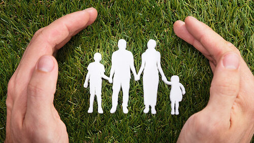 Haende-Familie-Papier-Silhouetten-206483013-FO-Andrey-Popov