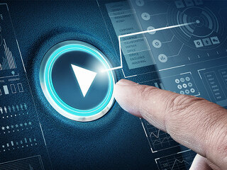 Finger-Knopf-Start-123647655-FO-Sergey-Nivens