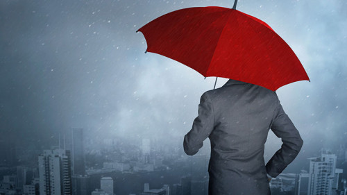 Anzugtraeger-Regenschirm-Sturm-203027776-FO-ipopba