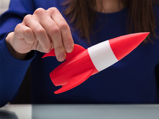 Frau-Rakete-200479532-FO-Andrey-Popov