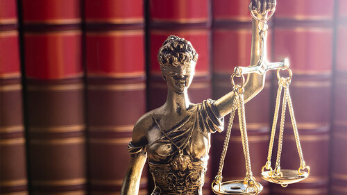 Iustitia-Buecher-223710327-FO-Andrey-Popov