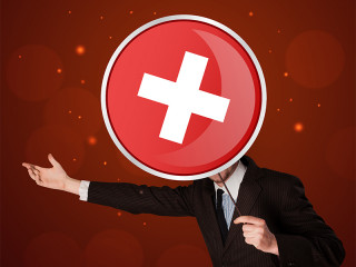 Anzugtraeger-Stop-Schild-194855571-FO-ra2-studio