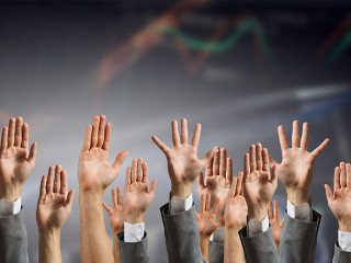 Hoch-die-Haende-123399149-FO-Sergey-Nivens