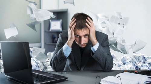 Anzugtraeger-Papierchaos-101966829-FO-Nomad-Soul