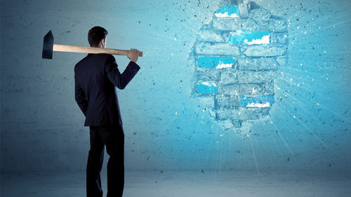 Anzugtraeger-Hammer-Wand-181234541-FO-ra2-studio