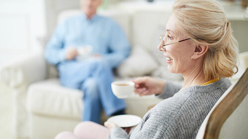 Senioren-Paar-209446741-FO-pressmaster