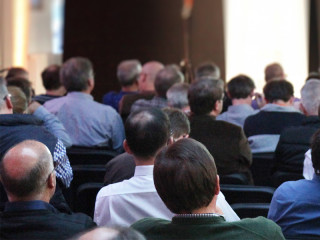 Publikum-121971104-FO-Thaut-Images