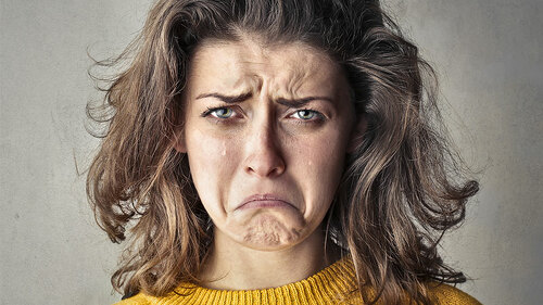 Frau-enttaeuscht-214371517-FO-olly