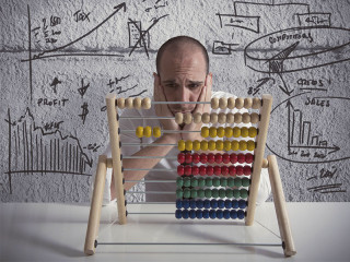 Anzugtraeger-Abacus-48006482-FO-alphaspirit