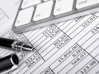 Grundstücke in der Einkommensteuer: Ab 2026 ändern sich Regeln für eigenbetrieblich genutzte Grundstücksteile, Kaufpreisaufteilung und Nutzungsdauer. Alles Wichtige im Überblick.