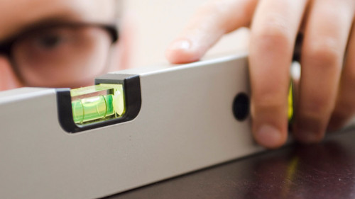 Die Gemeinschaftsdiagnose Herbst 2025 zeigt: Deutschlands Wirtschaft stagniert trotz staatlicher Impulse. Strukturelle Probleme wie hohe Kosten, Fachkräftemangel und Reformstau bremsen den Aufschwung. Die Institute fordern tiefgreifende wirtschaftspolitische Maßnahmen.