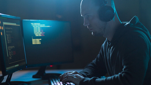 Cybergefahren: Die Risikoeinschätzung vieler Mittelständler bleibt widersprüchlich.