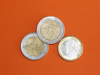 Trotz steigender Belastung bleibt der Wunsch, Geld zurückzulegen, hoch.