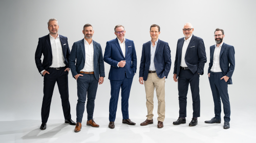 Der Lübecker Maklerpool blau direkt hat seine Geschäftsführung erweitert und sich mit einem sechsköpfigen Führungsteam neu aufgestellt.