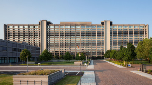 Finanzstabilitätsbericht 2025 sieht Herausforderungen durch geopolitische Spannungen, Handelskonflikte und zunehmende Staatsverschuldung