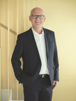Horst Schmidt, Sprecher des Vorstands von DONNER & REUSCHEL