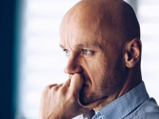 Union fordert Abschaffung von Minijobs in bestimmten Bereichen – IW kritisiert die Pläne als sozialpolitisch wirkungslos und bürokratisch aufwendig.